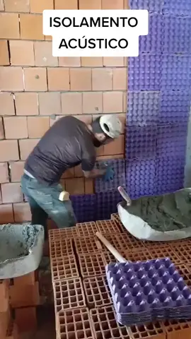 ISOLAMENTO ACÚSTICO FEITO COM CAIXA DE OVOS #engenharia #PEDREIRO #OBRA #construçãocivil #VIRAL