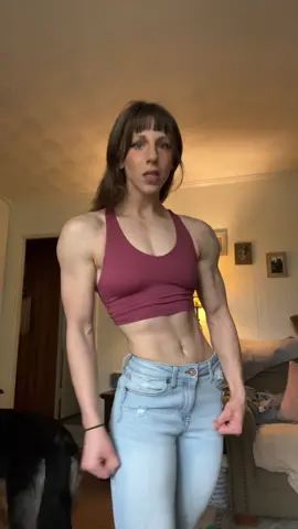 New sports bra 🤝 #muscularwomen #gymrat #fitnesstiktok  #GymTok  #delts #shoulders #fitchick