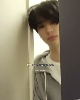 Pas bangunin sahur terakhir nih.. besok kan udah lebaran 😌 minal aidzin wal faidzin ya gaesss #straykids #skz #hyunjin #han #stay #lovestay