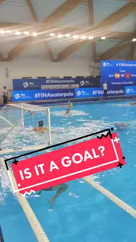 🇪🇸 Goalkeeper not letting it go through 💪🤽‍♂️ #waterpolo #FINA #swimmingpool #match #game #fyp #training #watersports #goalkeeper