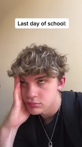 Tag your 3 bestfriends to hang out after school! #lobby #foryou