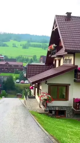A rainy day in the dreamy village of Ždiar  #ThisIsSlovakia 🇸🇰 #rain #zdiar @Rasheed #slovakia #travel #europe