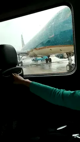 Thử thách đi làm mùa 🌧.                                  Vẫn chưa có người đón đưa.😃.                       Gét gồ 🤣🤣