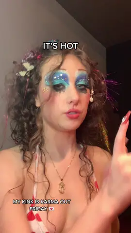 This is one of the looks I did for the music video and photoshoot💌 my first time doing drag eyes 🤡presave in my bio !! 💖