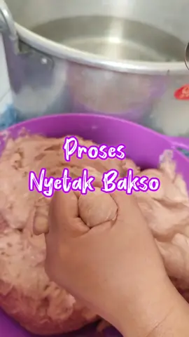 Kalau di tempat suami ini namanya nyotot bakso 😂 #menulebaran #masakanlebaran #bakso #makananfavorit #CaptureRamadanSpark #fyp