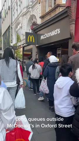 long queues outside Mcdonald’s in Oxford street #london #oxfordstreet #mcdonalds