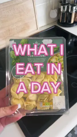What I eat in a day 🍝 🍕 🍟 #whatcharlyeatsinaday #wieiad #whatieayinaday