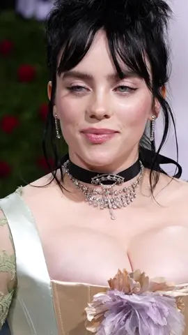 Knows how to pose 💯 #BillieEilish at the #MetGala 2022. [📷 Getty Images]