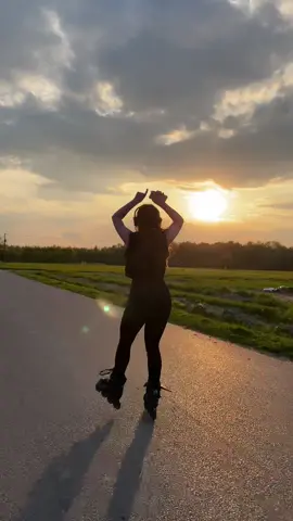 #rollerskating #inlineskating #skategirl #vibes #street #sunday #dc #foryou