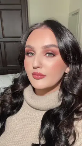 Loved creating this pillow talk party look on the gorgeous @mikaylanogueira using @charlottetilbury 💄💋💕😍 So lovely meeting you !✨  #Makeup #makeuptransformation #newyork