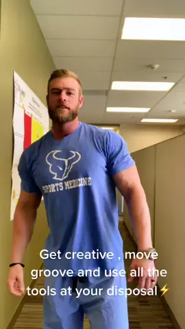 Gettin a pump at work ! Does your doctor even lift bro 😆 data shows even 90 seconds of periodic exercise through out the day can improve metabolic profile, improve insulin response and help you optimize health! #Fitness #fitdoc #docthor #doctor #exercise #health #life #metabolism #getapump #sportsmedicine #justameathead #physician #buildyourbody