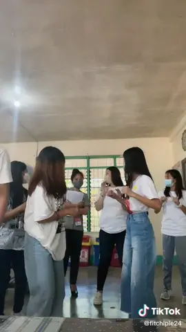 Tingin pa kayo ahh. Klase na uyy