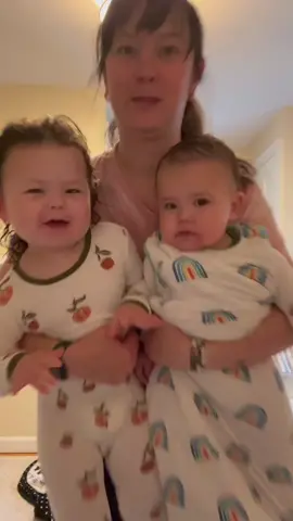 happy friday from this @kytebaby loving fam 🧡 #SearchForWonderMom #toddlertok #toddlerootd #toddleroutfit #OOTD #babyootd #toddlermom #toddlersoftiktok #babytok #siblinggoals #siblingcheck #momlife #momtok #fyp #foryoupage