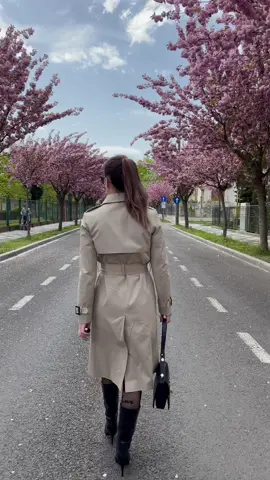 Follow me🌸#followmymove #followthesun #timisoara #timisoara_romania🇷🇴 #timisoara🔥 #timisoaracity #timisoaragirls #romaniangirl🇹🇩 #StreetFashion #StreetStyle #viral #viraltiktok #viralvideos #fyp #fypシ #fypage #fypシ゚viral