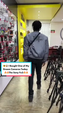 😎👌🏾 I Finally Bought One of MyDream Cameras Today #SonyFx3 as i wait for the #sonyfx6 in Novermber or December, Thankyou #snapshotkenya #sony70200 #Nairobi #Kenya