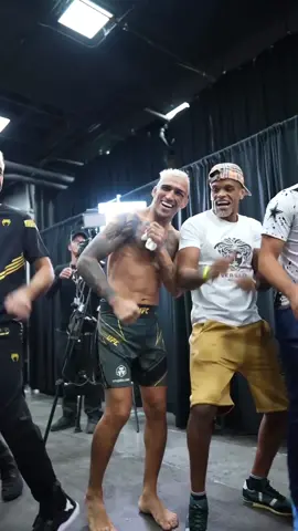 That win called for a team dance 🕺 #UFC #charlesoliveira #dancemoves #ufc274