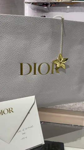 #dubai #dubaimall #دبي #دبي_مول_برج_خليفه  #ديور #كارتير #cartier #dior  #queen