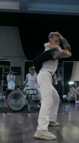 NEW REMIX - PUSSY CAT DOLLS - REACT