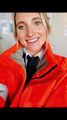 Sea shanty’s are the 1! @daprosafety #foryoupage #fypシ #seashanty #ferry #doverport #crosschannel #trainingofficer #daprosafety #workwear #outerwear #orangeisthenewblack #safety #dreambig #workhard