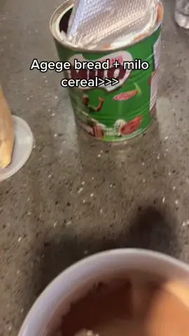 Do y’all b dunking or dipping 🤨🤨 and yes my milo in a bowl- deal w it #ghanatiktok #fypシ #ivorycoast🇨🇮🇨🇮 #nigeriantiktok #afrobeats #africantiktok #ghanafood #nigerianfood #milo #agegebread