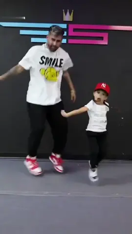 How Cute is this, Drop it like it's Friday🔥 @salomerivas @emirabdulgani : @danceon #fyp