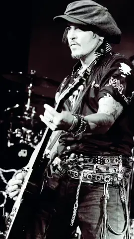 Nothing to see here 😍 #teamjohnny #johnnydepp #johnnydeppfan #fyp #johnnytok #thehollywoodvampires
