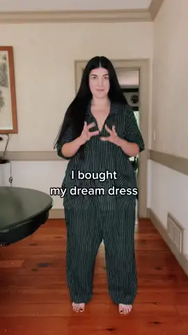 Start art company ✔️Buy dresses for work ✔️ #fashion #carolinaherrera #girly