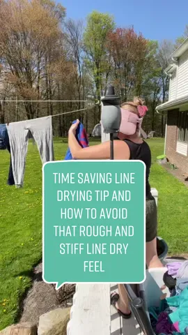 I love hanging my #laundry to dry. Such a great way to save #energycosts and help #motherearth. Here are two #laundryhack #laundrytips #linedry #environment #momlife #momhacks