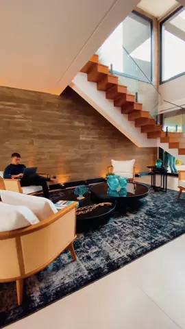 Imagina você desfrutando de uma casa dessas? Ou melhor… mansão! #imoveisdeluxo #imoveis #luxuryhomes #foryou #viral #fyp #luxurylife #Lifestyle #casaavenda