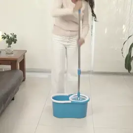 #viral🧹 Trapeador Giratorio Fácil Mop 360 $10.85 Incluye 2 mopas 💣🔥🔥🔥3 o más 10.25 🔥🔥🔥🔥Rojo  y morado✅ Facilita tu limpieza con el trapeador giratorio 360, limpiando, exprimiendo y secando.✅ Lavado Giratorio a alta velocidad sin necesidad de ensuciarte tus manos✅ Incluye una cubeta con sistema avanzado de auto exprimido que combina con el novedoso sistema de giro 360.