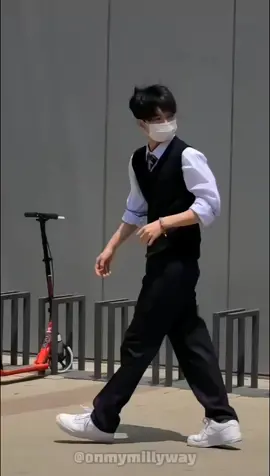 my bf looks so fine in school uniform. 🚶‍♀️ #jeonghan #shuahannedits #shrekranghae