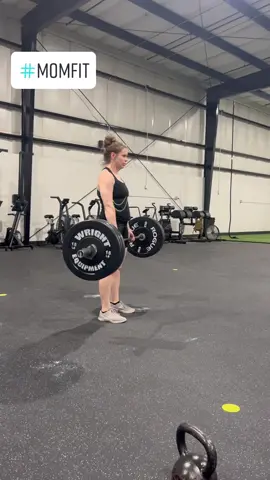 #familyfitness #siloamsprings #deadlift #wallballs #kbs #momfit #upwardfitness @saraimilee @upwarderok