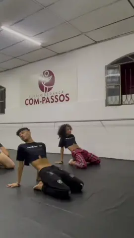 fiz minha primeira aula de dança ontem e ja to me sentindo a clara 😭🫶🏽