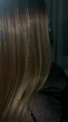 #hairstyles #hairtutorials #hairtransformation #viralvideos #badbunnypr #fypシ #paratipage #hair #puertorico🇵🇷 #tinselhair #glitterextensions #hairtutorial #glitterhair