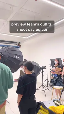Watch to see what the Preview team wears to whole-day studio shoots✨  Comment your fave outfit👇🏼 Follow for more #OOTD #outfits #workoutfit #previewph #Vlog
