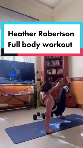 Para maiba naman 😆 please don’t judge my voice over skills hahah. Will incorporate more hiit style workouts again! Comment below your suggestions please!! #Fitness #workout