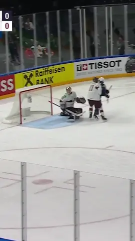 Riley Barber with the first goal of the 2022 #iihfworlds 🇺🇸🚨 #hockeytok #iihf