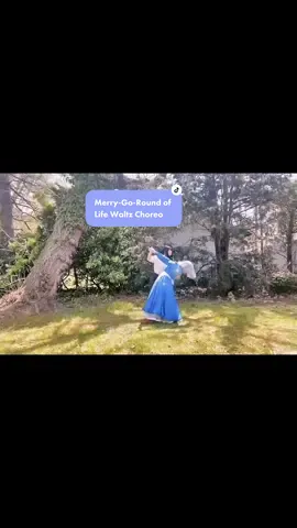 Wait for the fast bit 😳 Can you spot the reference to the iconic movie scene? 👀#howlsmovingcastle#howlsmovingcastlecosplay#howlcosplay#sophiecosplay#merrygoroundoflife#waltz#cosplayers#dancer