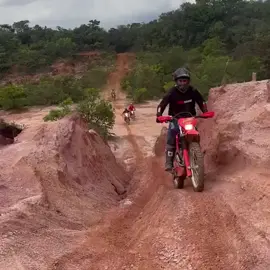 Róia kkkkk..😂😂 #roia #trilha #crf #230 #moto