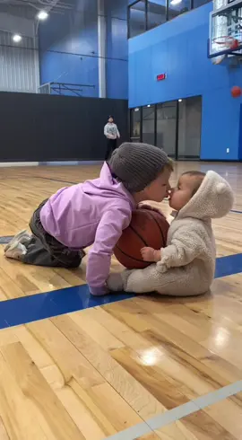 I hope this video will bring you positive vibes 💕 ##siblinglove #siblingsgoals #brothersisterlove #littlesister #bigbrother #TrueLove #tiktokkids  #purelove #bigbrother