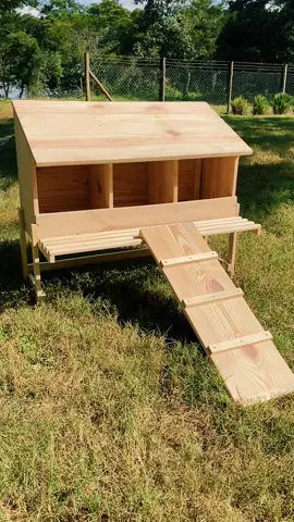Ninho para galinhas 🐓 #galinheiro #galinha #fazenda #sitio #roça #vidanocampo #campo #rural #madeira #marcenaria #facavocemesmo #DIY #doityourself #wood #woodworking #farm #chiken #construcao