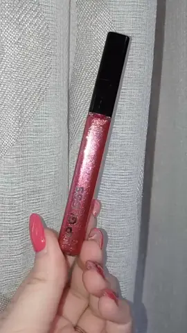 Nuovi gloss @avonitalyofficial #avon #neiperte #perte #videoviral #lipgloss #avonitalia #makeup #makeuplovers @