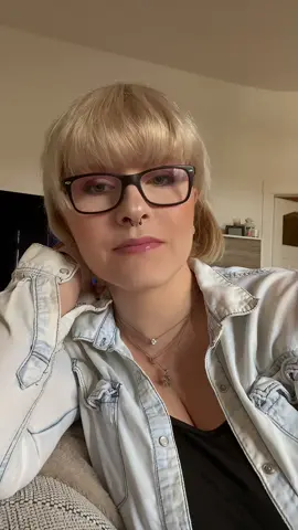 🤓🤗 #fy #fyp #gutenabend #gutenabendgrüße #pierced #tiktokdeutschland #🤗