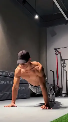 Advanced Push-up skills. Credit: Unknown name. #explosivetraining #muscletraining #bodyweighttraining #fitnessmotivation #workoutmotivation,