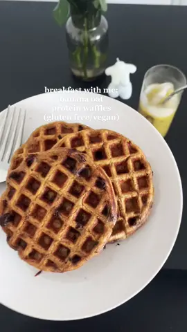 Easy filling breakfast of banana oat protein waffles. Top with syrup or whip 🍴#breakfast #vegan #glutenfree #waffles #food
