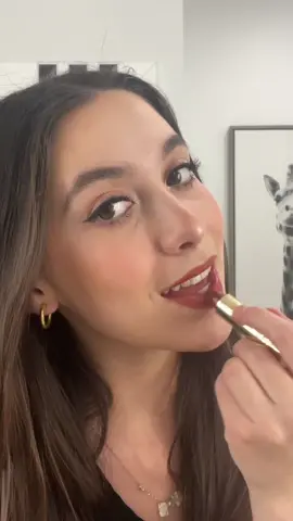 Cuando vuelvo a ver estos videos me doy cuenta que no se hablar “divertabtesaes razones” “shart shape tape” #parati #makeup #maquillaje #foryou