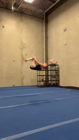 Intermediates are tumbling pros today!!! #acrobatics #acrodance #dance #yyc #calgarydancer #dancecomp #competitivedancer