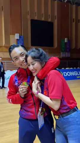 Mang huy chương về cho bà xã 🥇🥇🥇 #SEAGames31 #khanhthiphanhien #dancesport #goldmedal