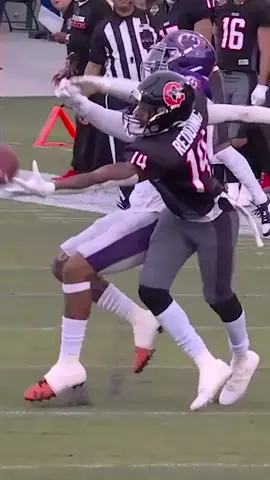 This catch gets better from every angle 🤯 #USFL #Football