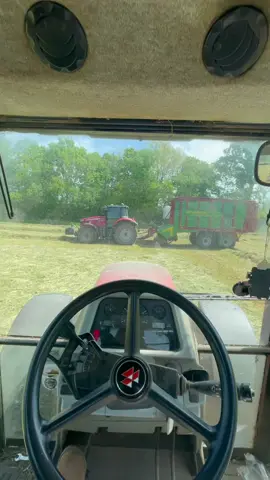 Weekend throwback #agri #silage #girlswhofarm #7720s #farmtok #silage